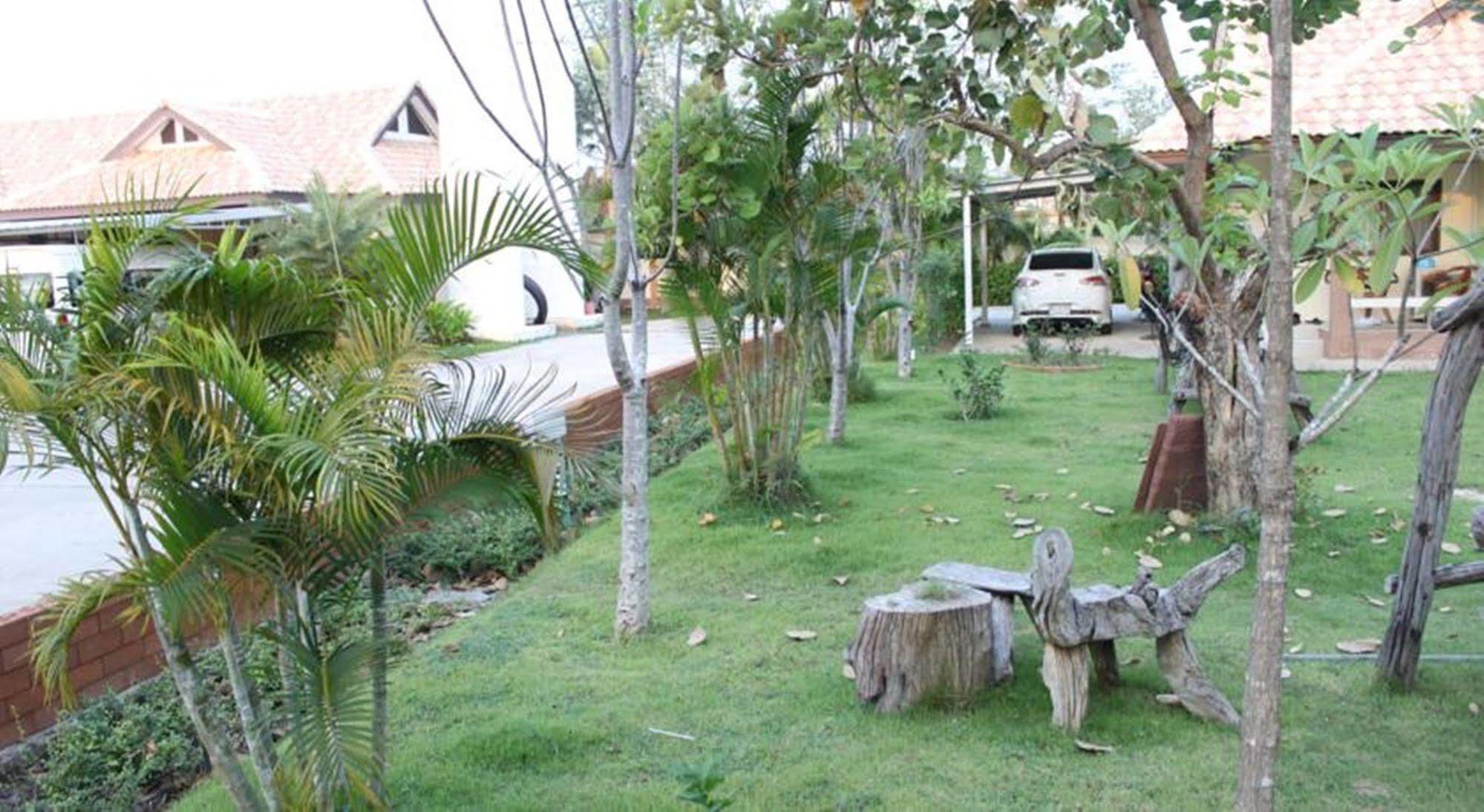 Saraburi Garden Resort Exteriör bild